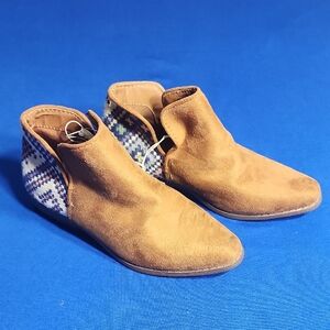 Cat & Jack Tan Suede Ankle Boots with Patterned Back